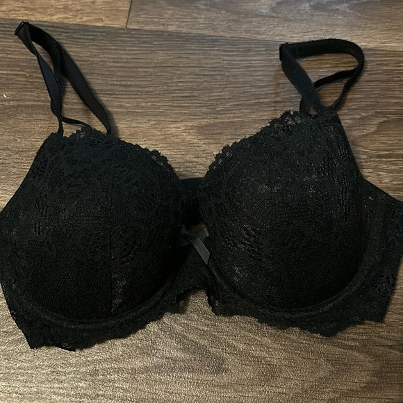 Victoria’s Secret Demi Bra- Black Allover Lace- 32D - Picture 1 of 2